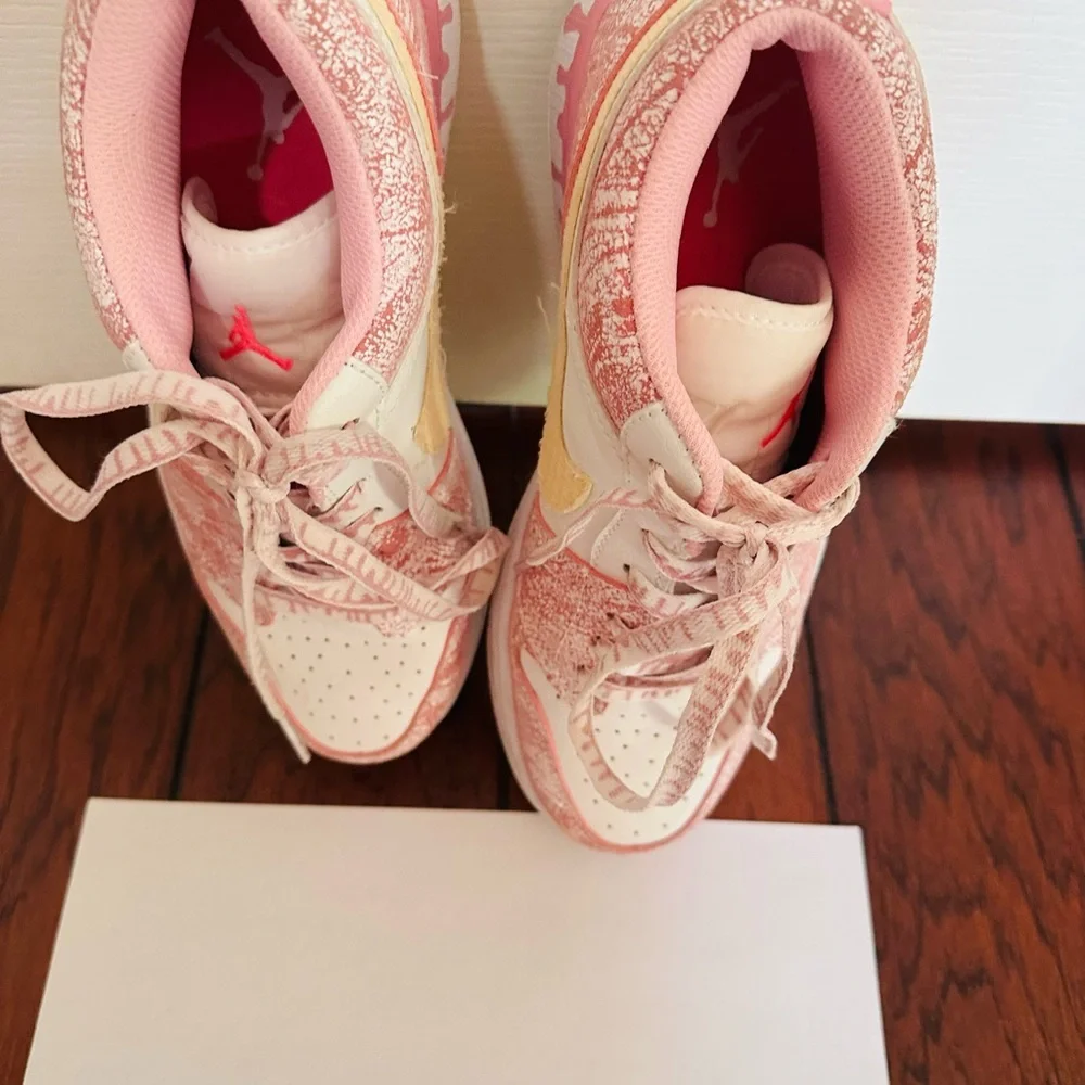 Jordan Brand Air Jordan 1 Low SE "Paint Drip" GS Men’s 8.5 Women’s 10 - Picture 3 of 10